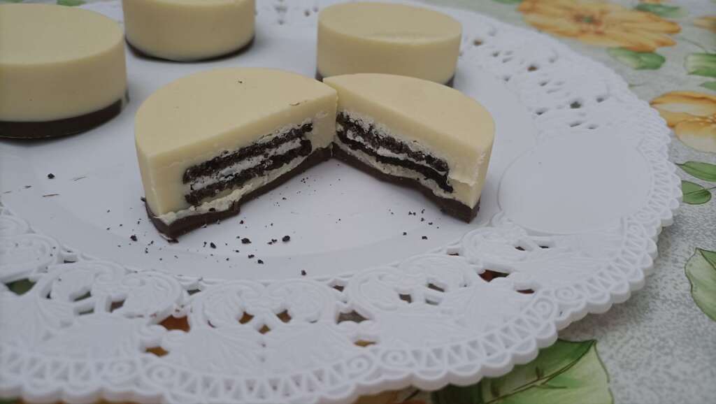 ChochOreo aperto in due